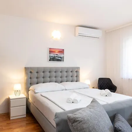Aparthotel Seaside By Jr